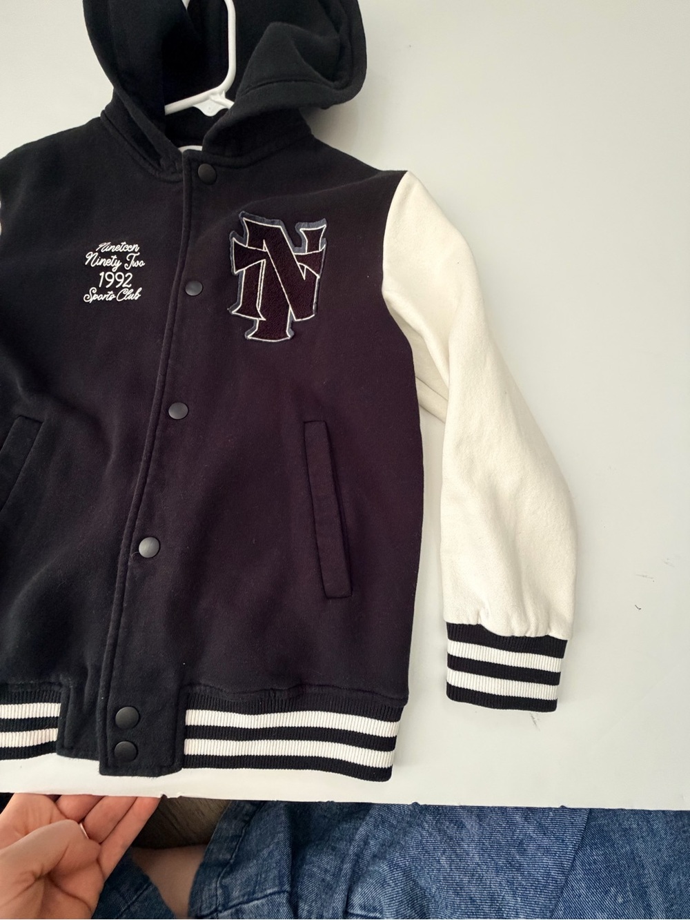 H&M Boys Printed Sweatshirt Baseball Jacket - Picture 4 of 8